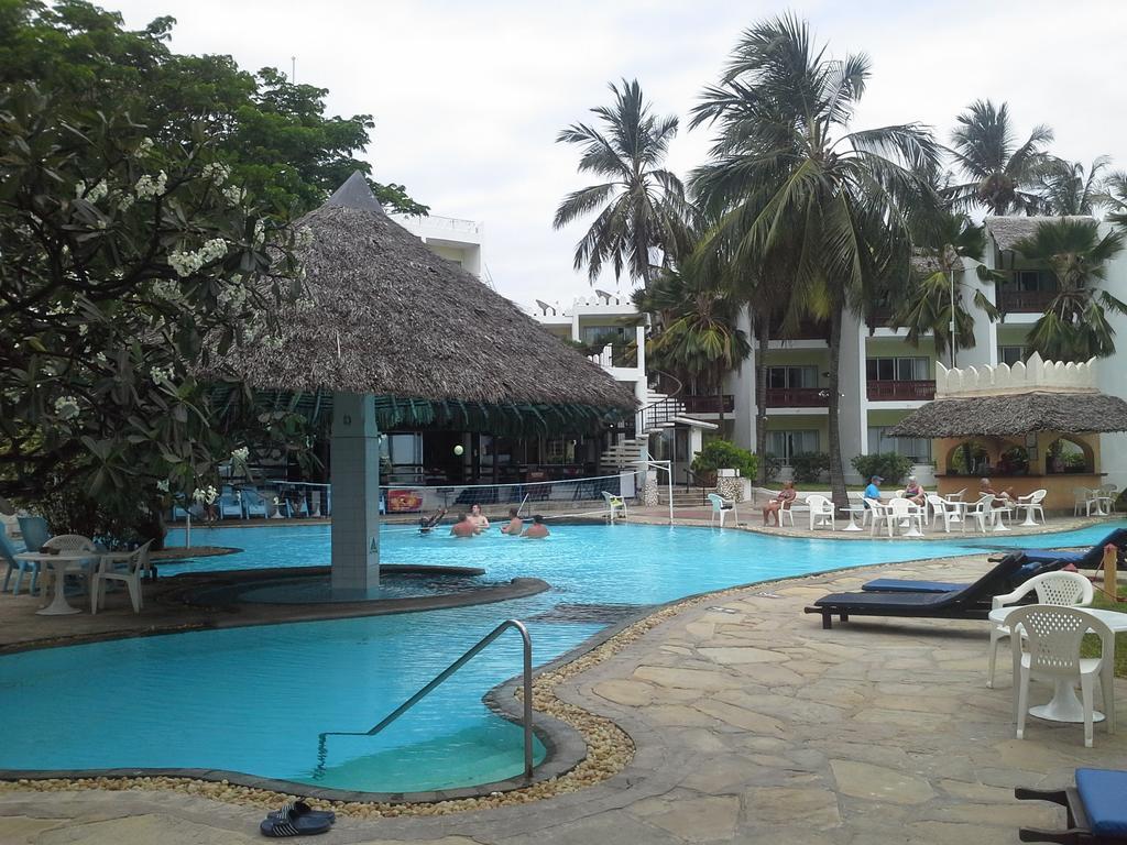 Bamburi Beach Hotel Esterno foto